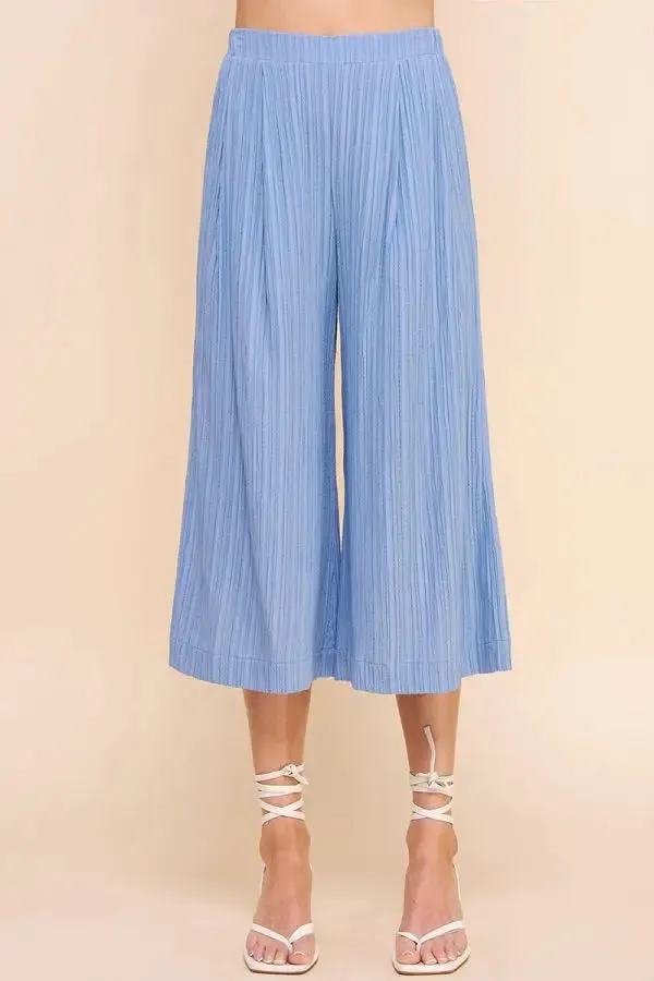 BAMBOO TEXTURED CROPPED FLOWY PANTS