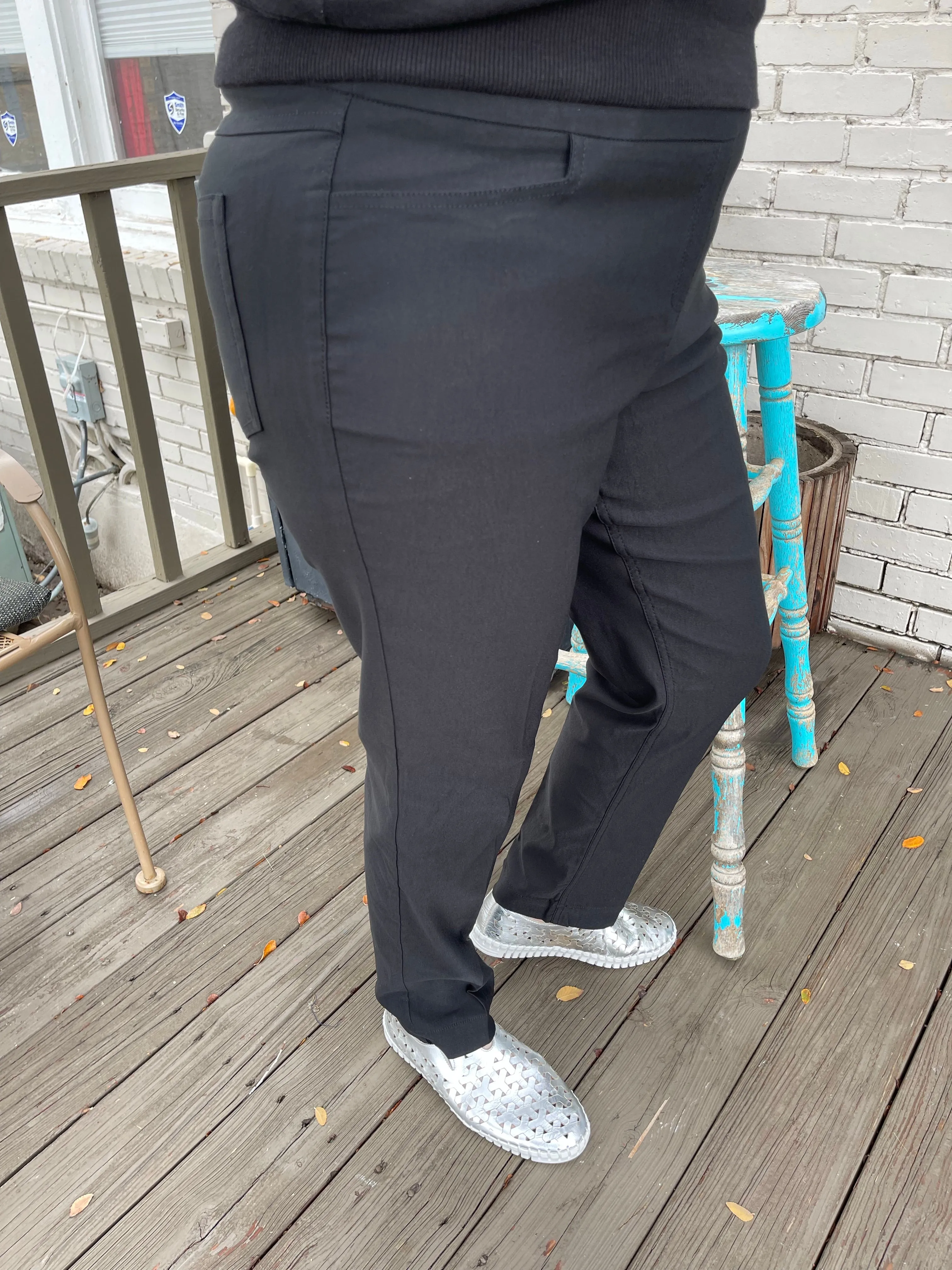 BLACK PULL-ON Ankle Pant w/ POCKETS