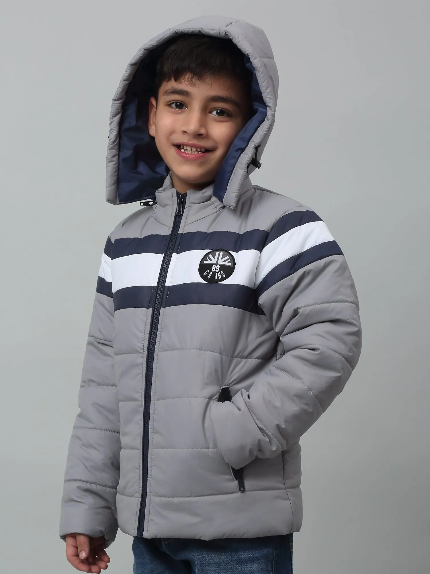 Boys Grey Hooded Neck Colour Blocked Casual Jacket For Winter