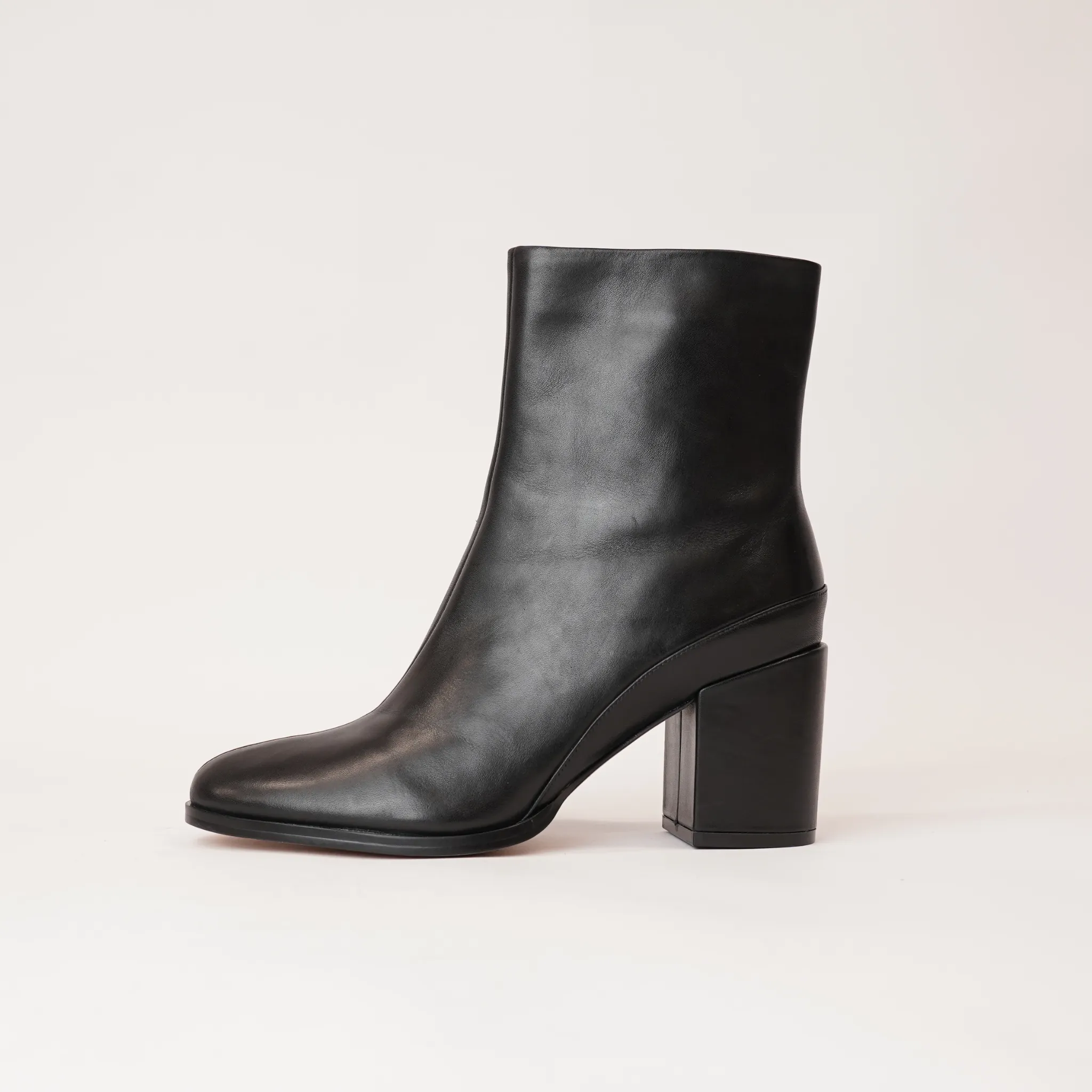 Cash Black Leather Ankle Boots