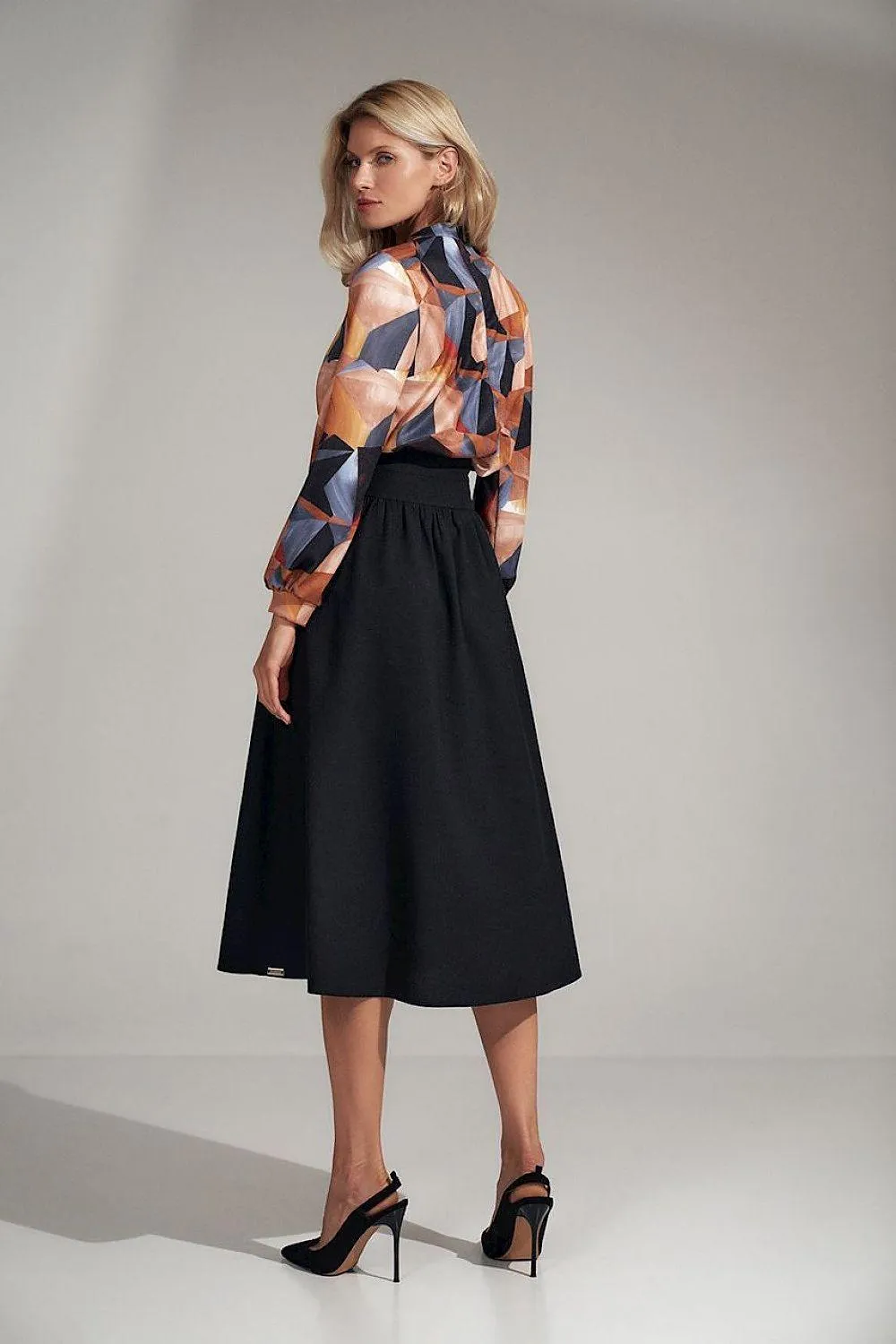 Chic Geometric Pattern Blouse with Elegant Stand-Up Collar and Creased Sleeves