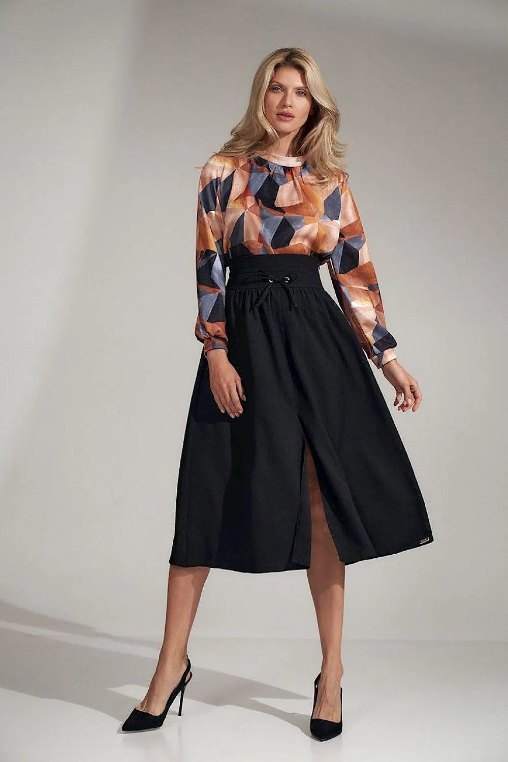 Chic Geometric Pattern Blouse with Elegant Stand-Up Collar and Creased Sleeves