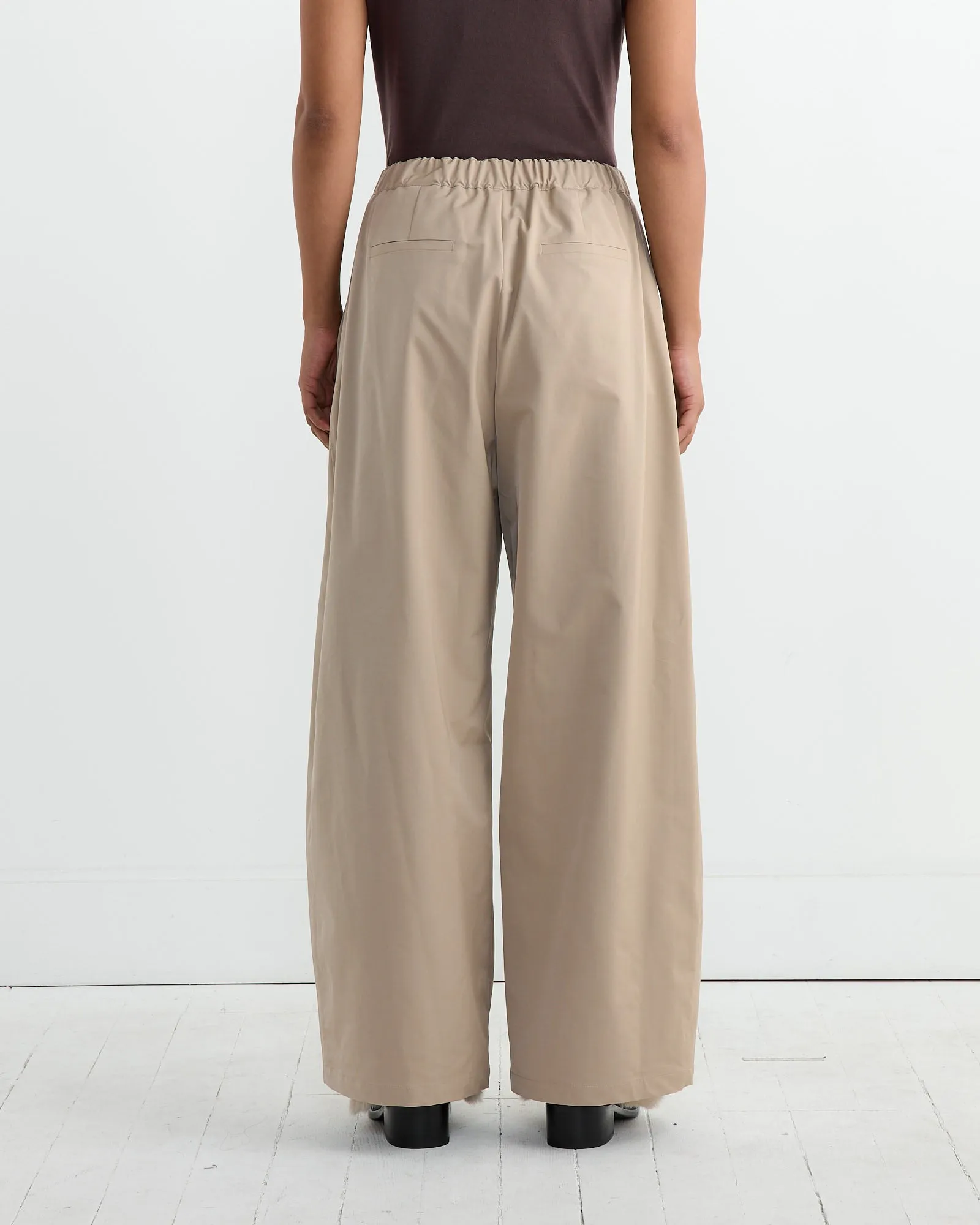 Two Tuck Balloon Pant in Beige