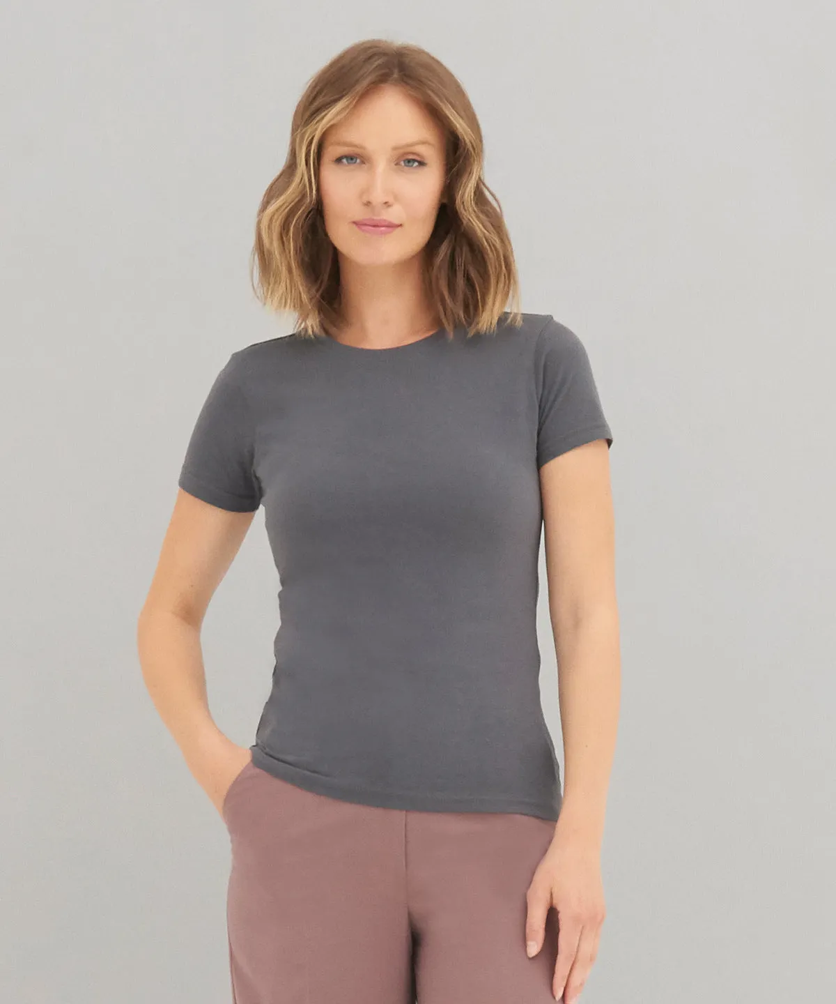 Womens Cascade organic tee | Charcoal